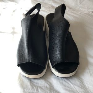 BLACK CUTE WEDGE SHOES
